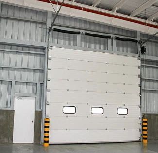 Puerta basculante seccional industrial